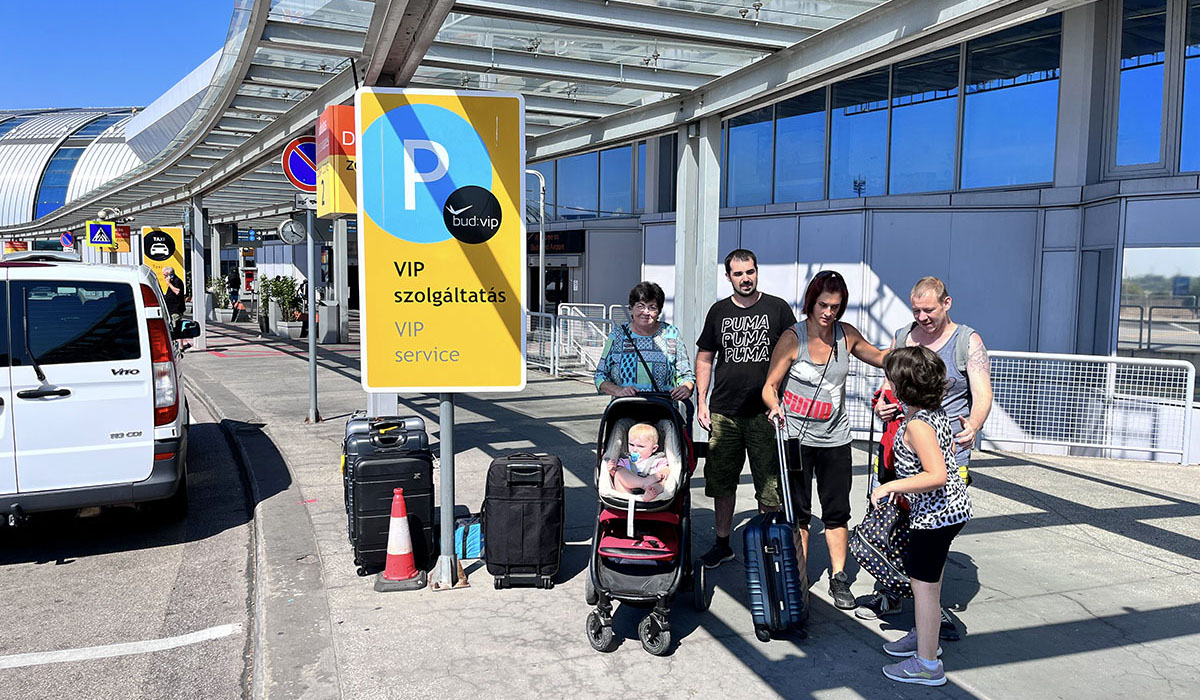 Siófok Taxi - Budapest Repülőtér- Siófok, taxi, minibusz és reptéri transzfer. Siófok Vip car Service. Angolul és Németül beszélő sofőr, Budapest Airport - Balaton Transzfer.